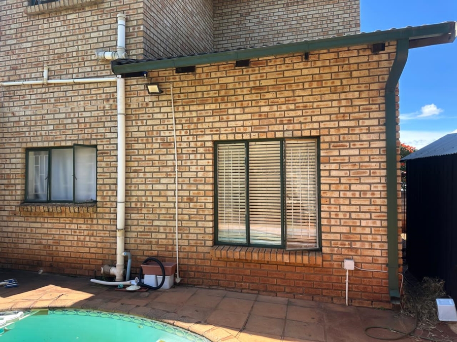 3 Bedroom Property for Sale in Protea Park North West